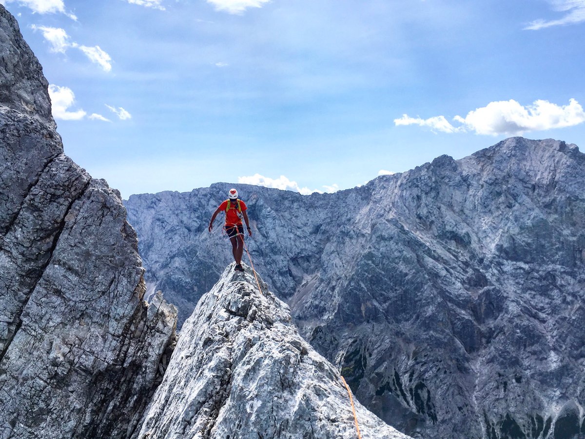 Big Classic "Blassengrat" near #Zugspitze ⛰👌
#mountainguide #adidasterrex #julboathlete
<a href="/scarpaschuhe/">Scarpa Schuhe AG</a> <a href="/Petzl/">Petzl</a> @LEKI_skioutdoor <a href="/JulboEyewear/">JulboEyewear</a>