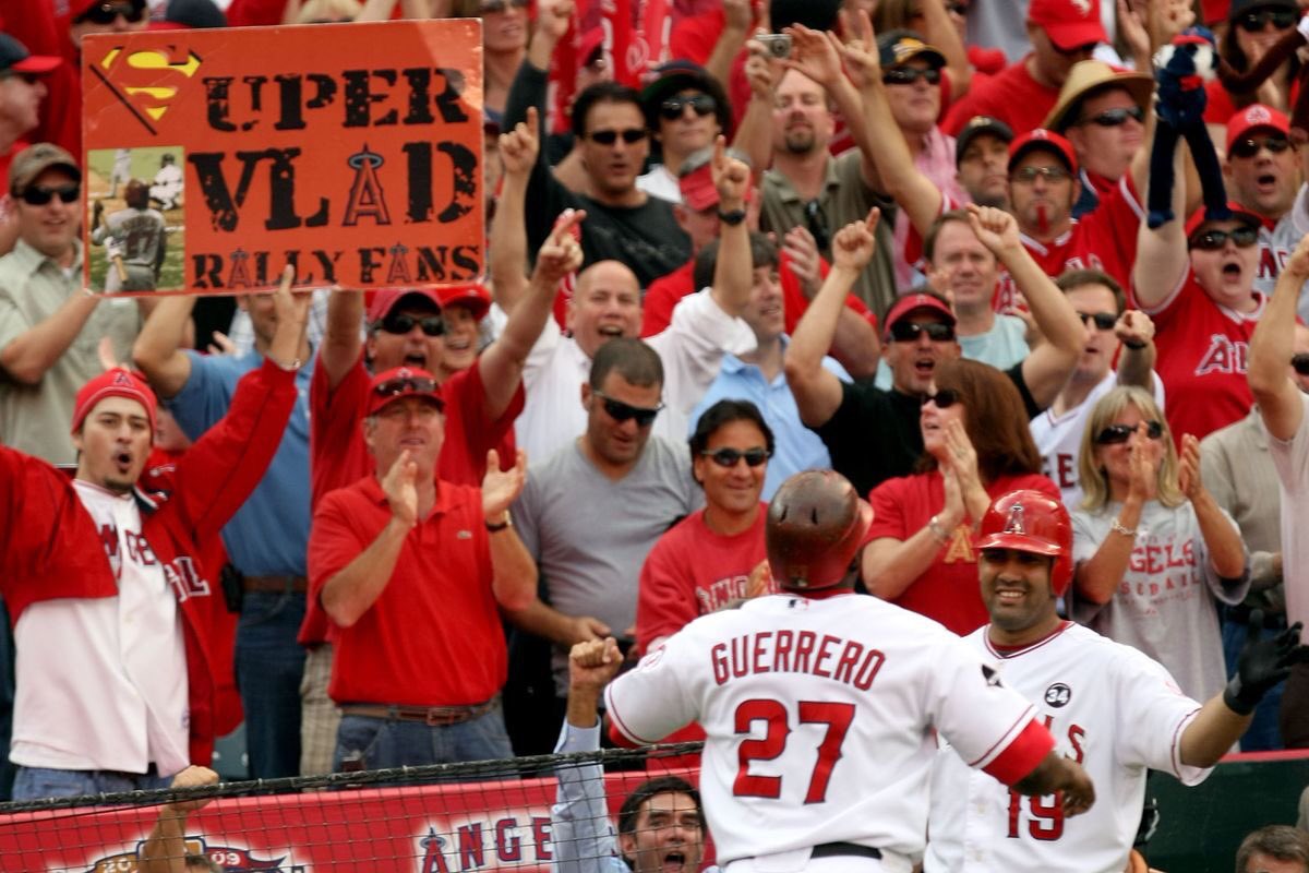 VladGuerrero27's tweet photo. Será una noche para nunca olvidar, Gracias a Los @Angels por esta gran distinción, nos vemos este sábado. #AngelsHOF #AngelsFans https://t.co/VW4v2fxgYI