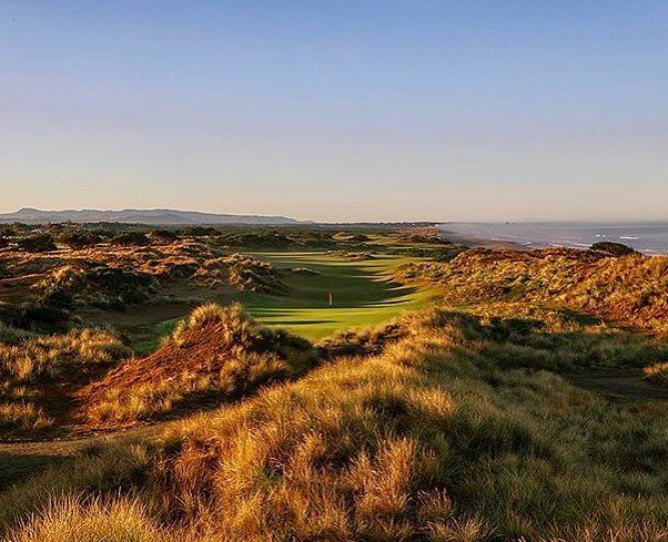 BandonDunesGolf's tweet photo. The view from the back tee on #BandonDunes No. 7 gives you a great look down No. 5. #GuestPic by Russell K. https://t.co/wT6yvGPDBt
