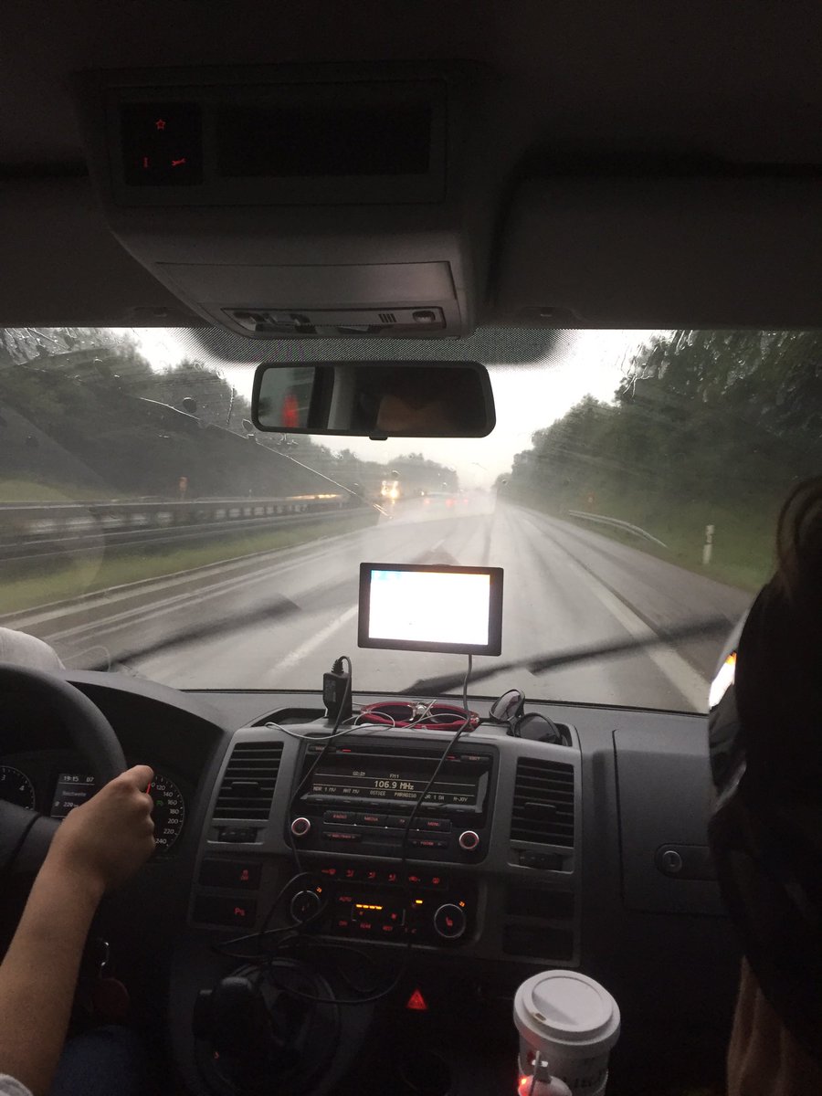 awaymarks's tweet photo. Regen, Sturm, Gewitter. Läuft. #dfch2017 https://t.co/nuplEbpgzk