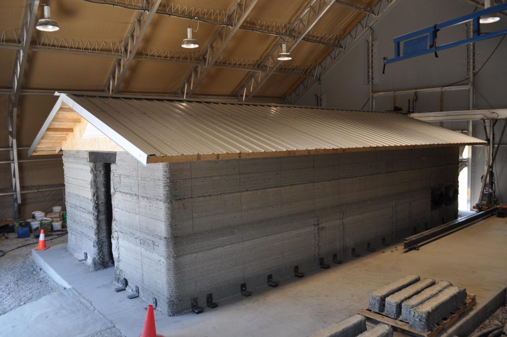 3dprintindustry's tweet photo. U.S. Army seeks commercialization of 3D printed cement barracks - https://t.co/H9dDD67tvm - #3dprinting https://t.co/o9qPHecaby
