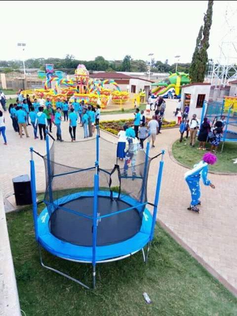 FunWorldKenya's tweet photo. This Friday 25th to Sunday 26th we promise kids a good time 🙌🙌 as we will be having #Back2schoolFunworld for them. Don't miss!!! 😊 https://t.co/b4eCyMDo5t