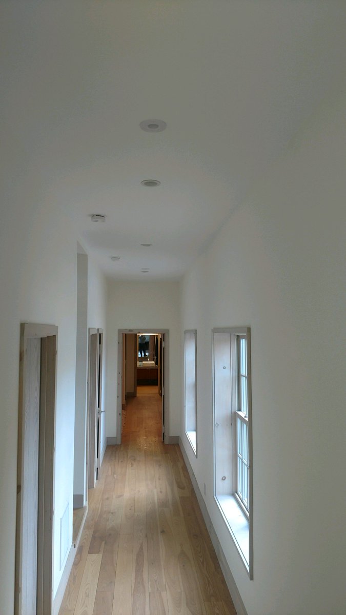 MestekInc's tweet photo. Simplistic and discreet outlets! https://t.co/10xpRYekKh #spacepak #smallduct #highvelocity #hvac #interiordesign #centralairanywhere https://t.co/KVIsQNDDpo