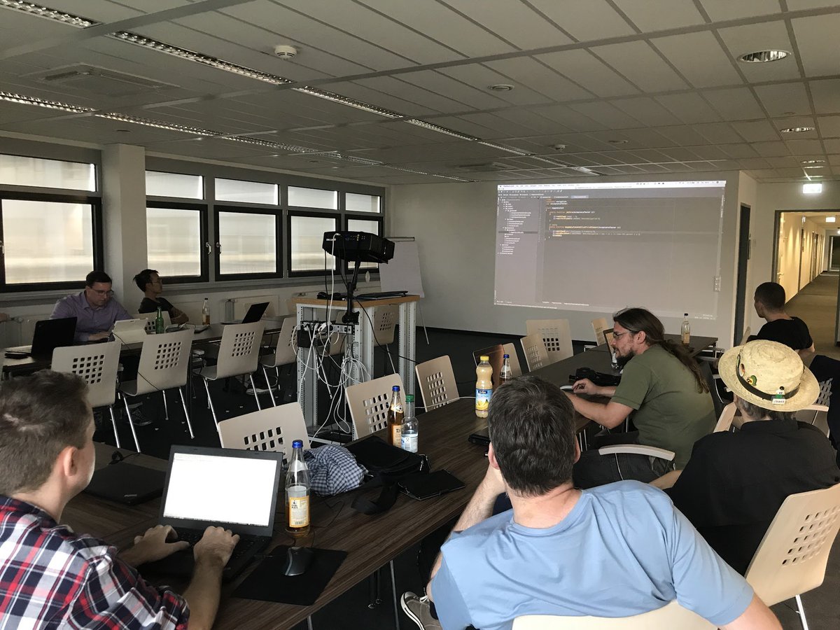 Haendlerbund's tweet photo. Wir testen eben die Händlerbund-Webseite auf Herz und Nieren. #Codeception #AcceptanceTest Sieh so weit ganz gut aus. 😉 #CodeFellas https://t.co/JK7SntVWe0