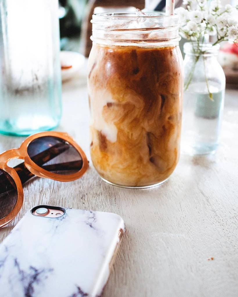 WindyCityBlogCo's tweet photo. We could really go for some iced coffee right about now 😴 @bitsbitesblog #WCBCEats // #WindyCityBloggers https://t.co/yihhusjxj5 https://t.co/5vlwYR7TEV
