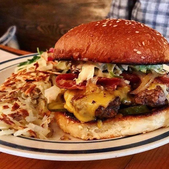 TorontoFederal's tweet photo. #🍔 📷: @fudforthought https://t.co/AyXtPaeu52