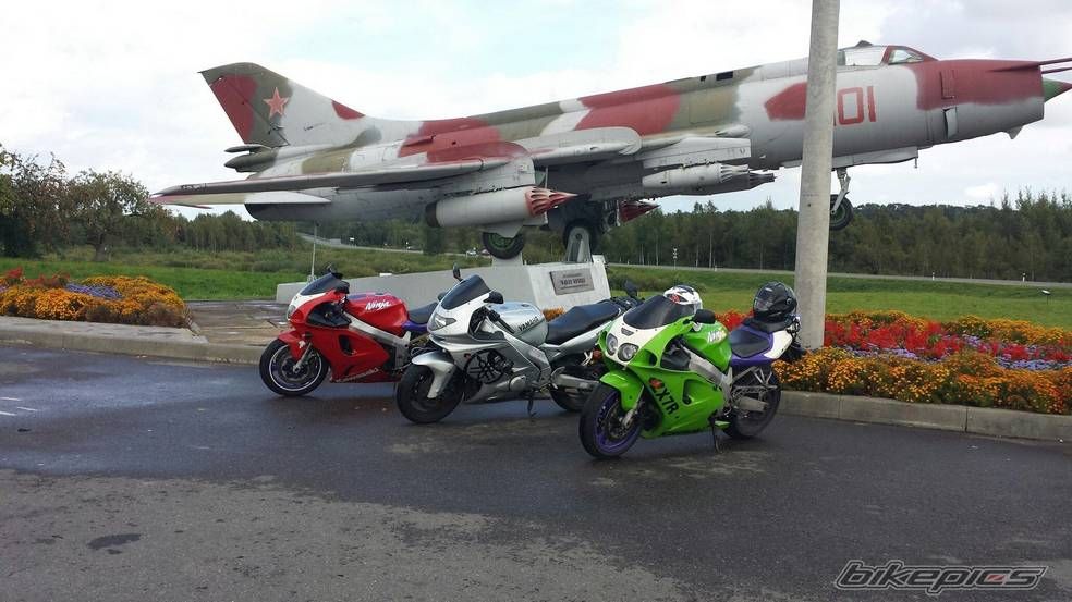 Too much power for one picture? 1996 Kawasaki ZX-7R buff.ly/2xtLx4q

📸: apexfreak on BikePics.com