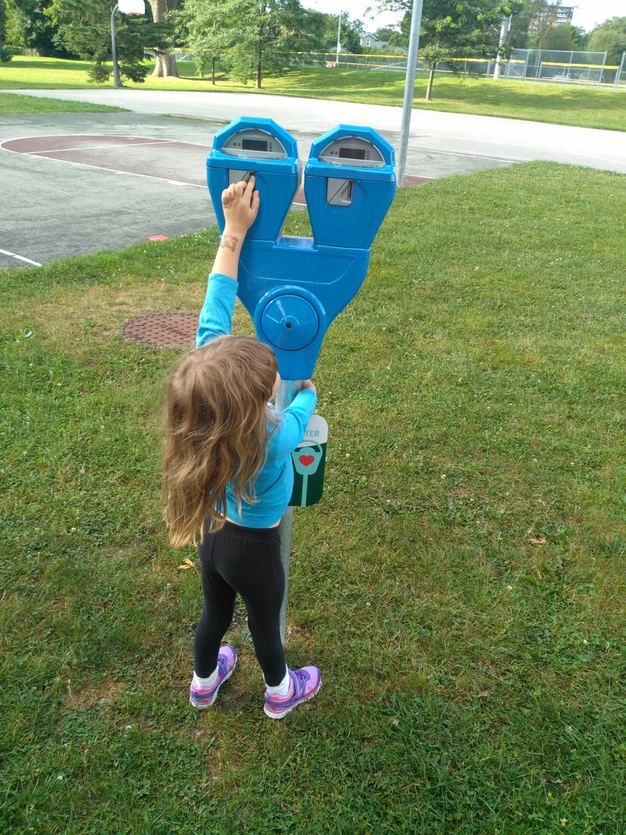 DrMaryHarrison's tweet photo. We fed a #kindnessmeter at West Lions Park in #ldnont today. Very cool! https://t.co/2XaUZt2SoI
