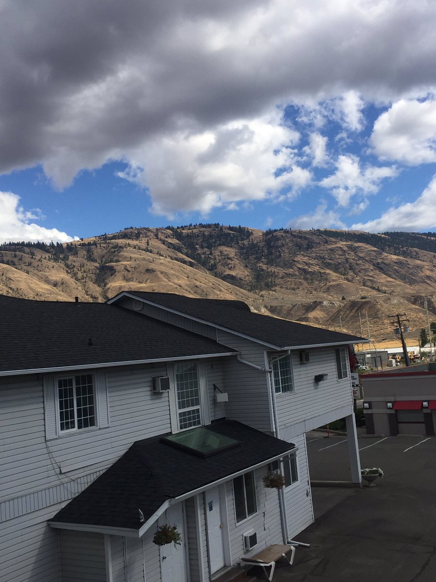 serena1shane's tweet photo. Hey BC - beautiful and not smokey - but we're bringing the heat to the Okanagan Comedy Festival #okanagan #comedy https://t.co/kj6wo3CsAq