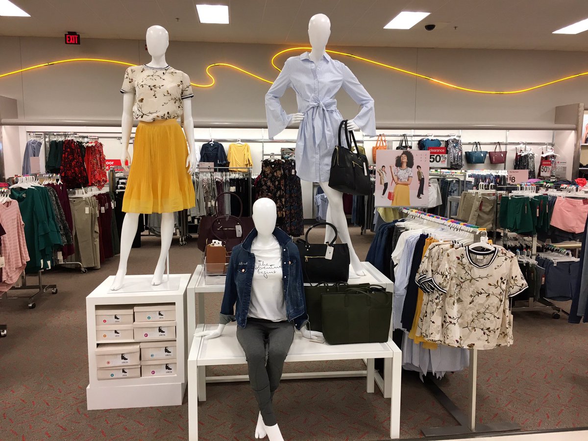 AmandaNCoppola's tweet photo. The adventure begins... A New Day is here! @itstargetchris @MycroftMark @sara1drow @MelissaStanner @abbyrohrer84 #AND #TargetStyle #GOBIG https://t.co/qCT6V7Ae7l