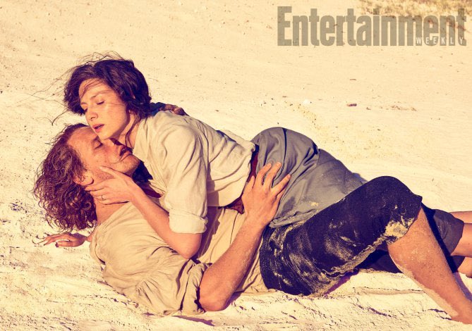 SamHeughan's tweet photo. Sand gets in all the wrong places...

Check out the amazing inside peak with @EW @Lynetterice @Outlander_STARZ @caitrionambalfe https://t.co/SZqn5BcOai