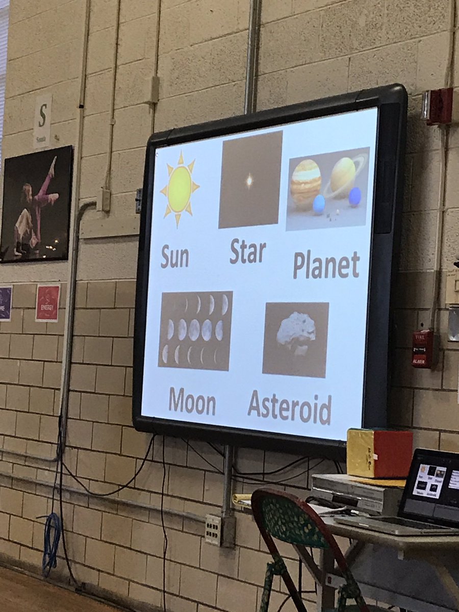 MrsJatBMA's tweet image. Would love to start every morning in Dance. Got to see spine movements with 4th grade and heard fun conversations! #ArtsMagnet #BodyShapes