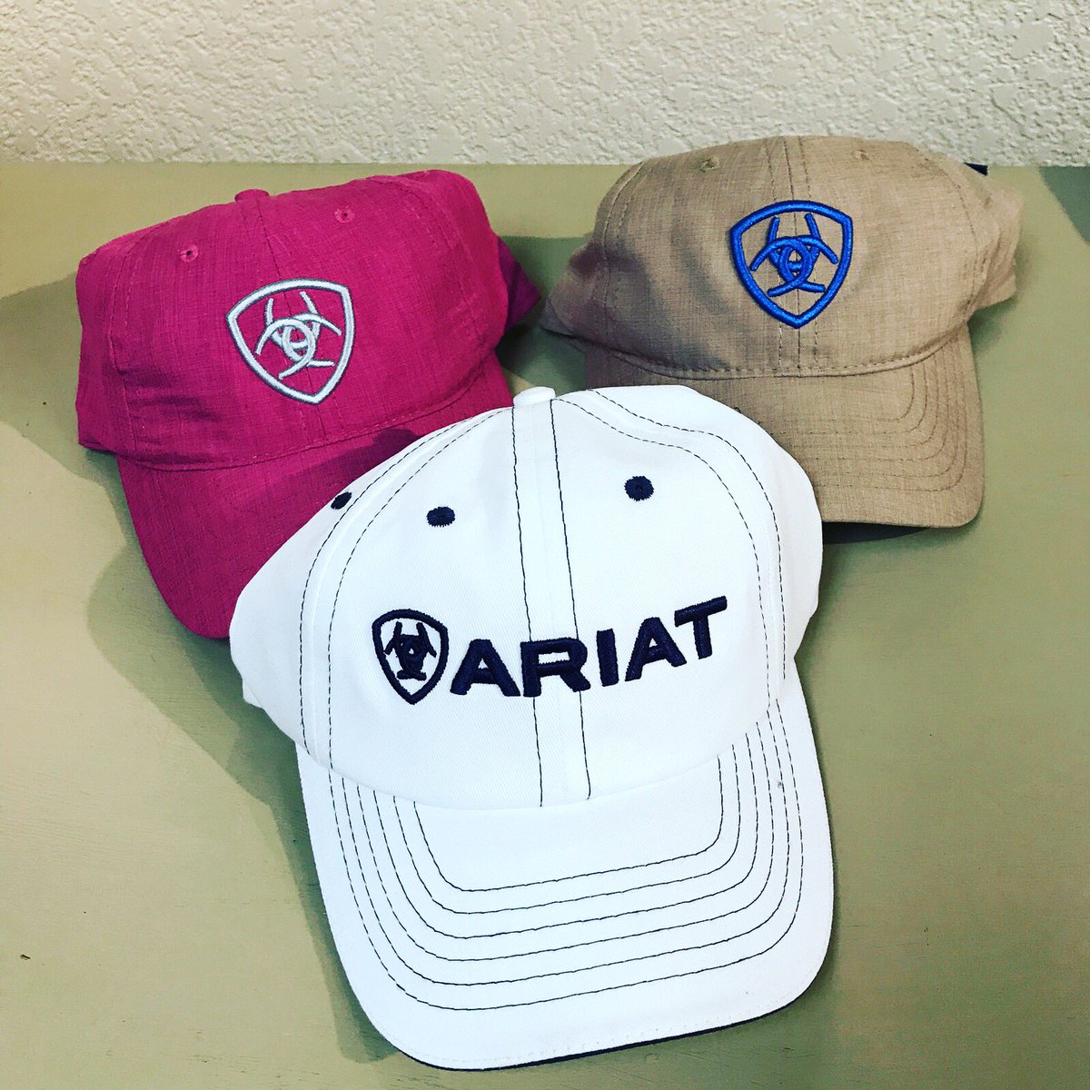 intheironstack's tweet image. Which would you choose? 😍 (personally, we love the pink!) #AriatHatsForDays