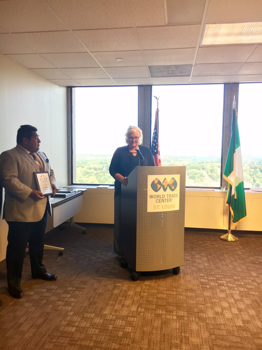 HCCMetroSTL's tweet photo. Congratulations to @koramirez1971 for receiving the Chamber Leadership Award from @STLMosaic at the @STLPartnership https://t.co/1K6eT24Wdb