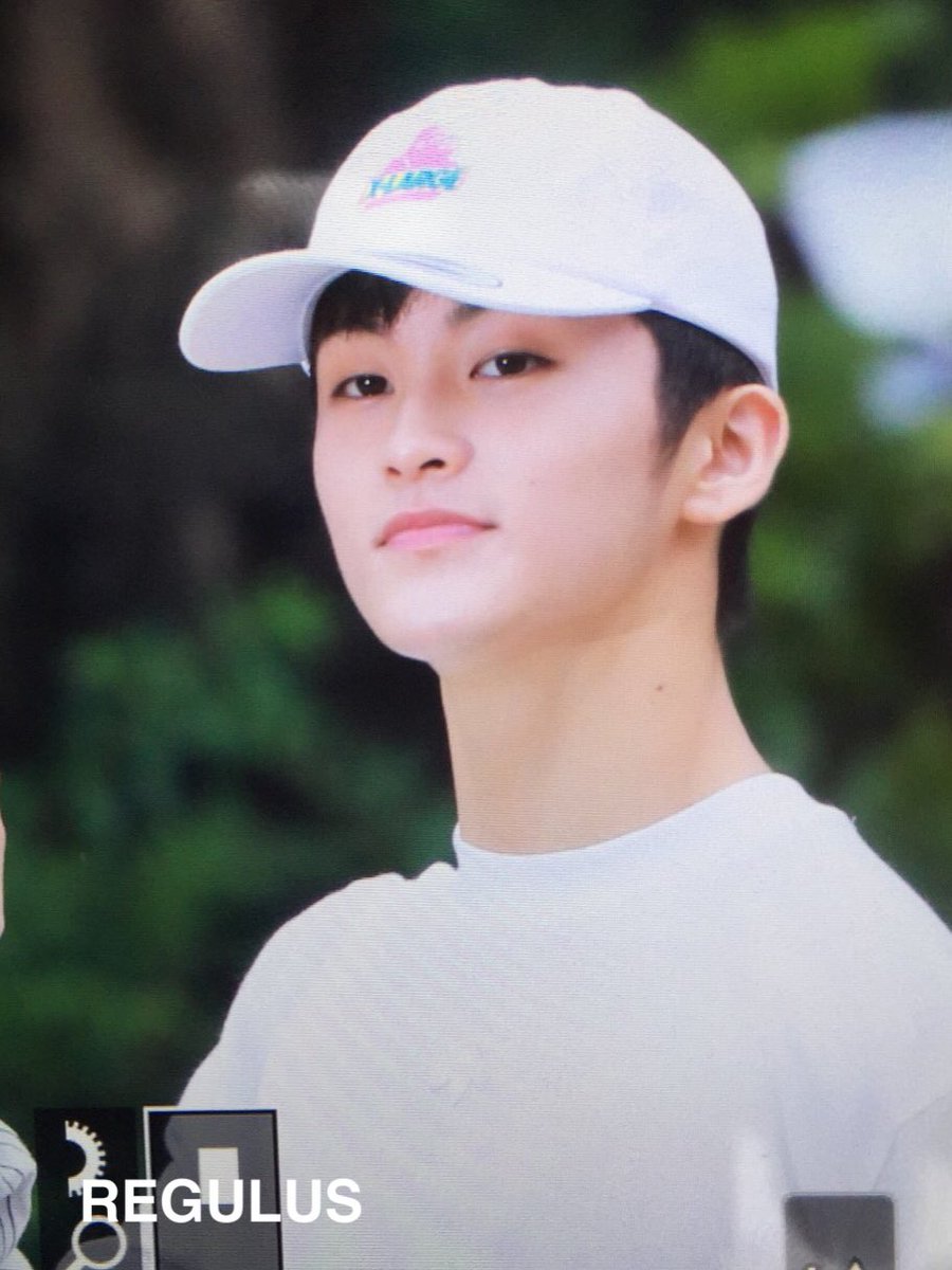 Regulusmark's tweet photo. #WeYoung #NCTDREAM #MARK #마크 170825 MUSIC BANK 뮤직뱅크 출근 PREVIEW https://t.co/aVPbUUxgj2