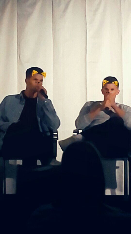 Frankieetje's tweet photo. Here are some funny photos of Max, Charlie and Froy at #Wolfcon3
Sorry but you guys look cute😍
@maxcarver
@Charlie_Carver
@froynextdoor https://t.co/6fLOh8Fycc