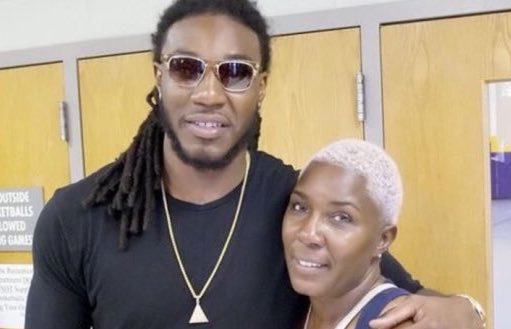 NBA_Skits's tweet image. Jae Crowder's mother passed away the night he was traded. She was battling cancer. Prayers up for Jae and his family. RIP. 🙏