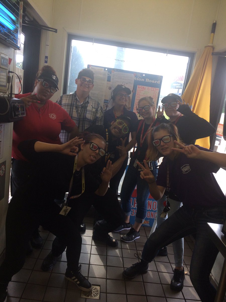 cshellshell's tweet image. #SRITULSA #.50corndogday #nerdday @koverton64 @foles72 @sonicdrivein @