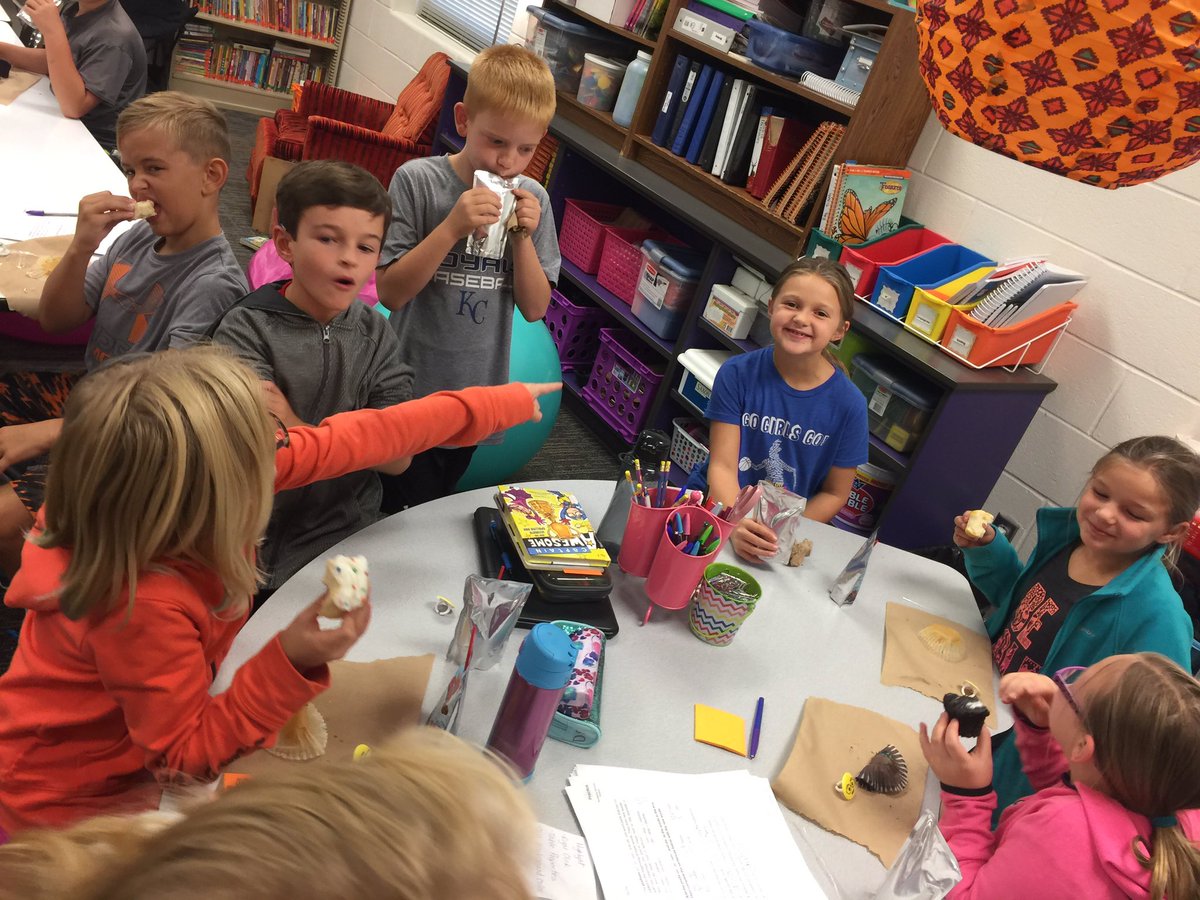 canicke's tweet photo. We celebrated a birthday today! #letthepartiesbegin #kcerocks #birthdaysareawesome https://t.co/LDNwCF6nJe