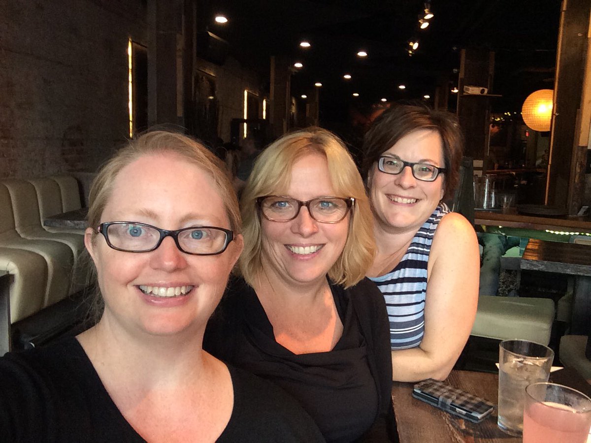 MassiveLearning's tweet image. Future doctors on the loose! #yeg #AUEdD10