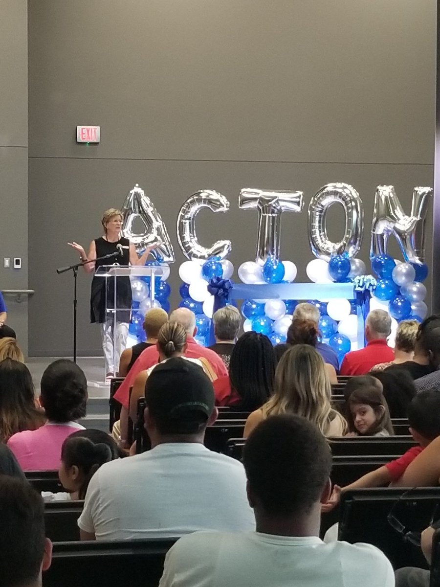 KatesMelissa's tweet photo. Celebrating the grand opening of the new @ActonElem in @DuncanvilleISD! #WriteSuccessStories https://t.co/VTPuhceqZH