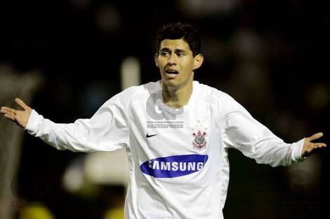 Ex-Corinthians enfrentará ex-clube e desculpa narrador que lhe mandou ir a m... há 15 anos