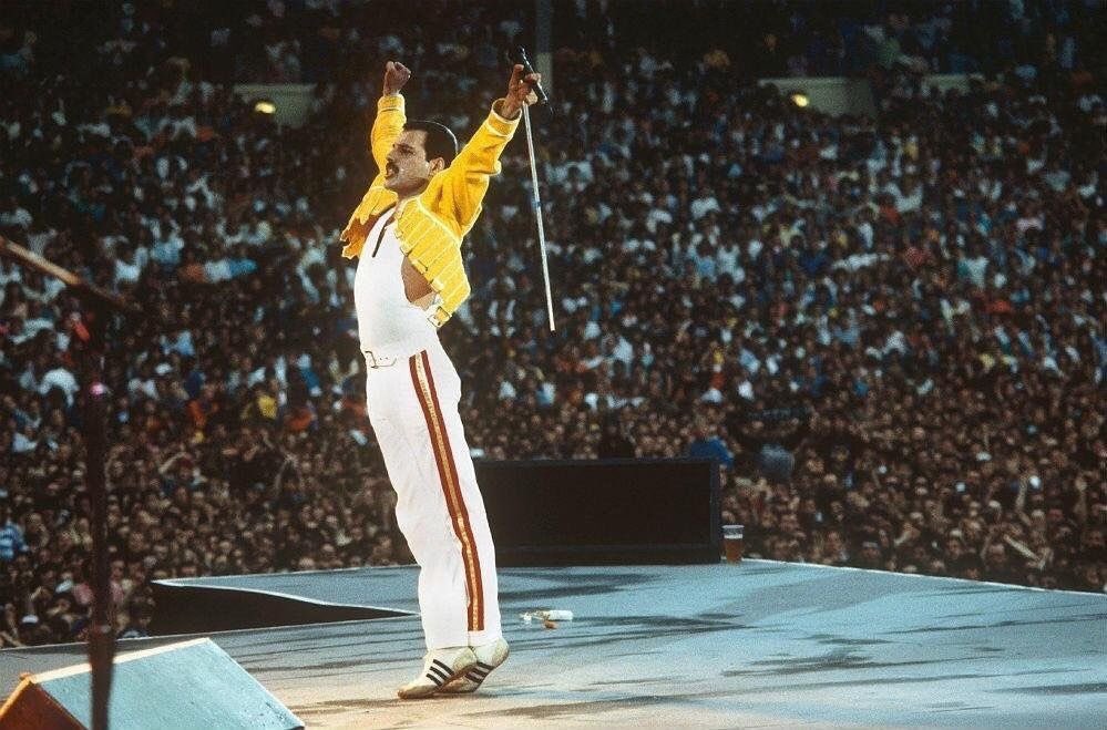 Backtoeighties's tweet photo. Freddie Mercury (1986) #80s https://t.co/sjpCTZs8DH