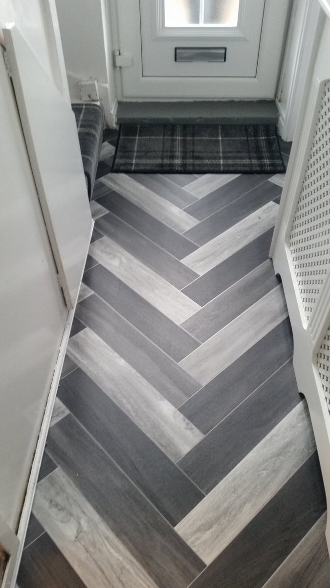 pickard_ian's tweet photo. Vinyl only  £6.99 while stocks last comes 3 mtr wide https://t.co/kmVw4rH69Q