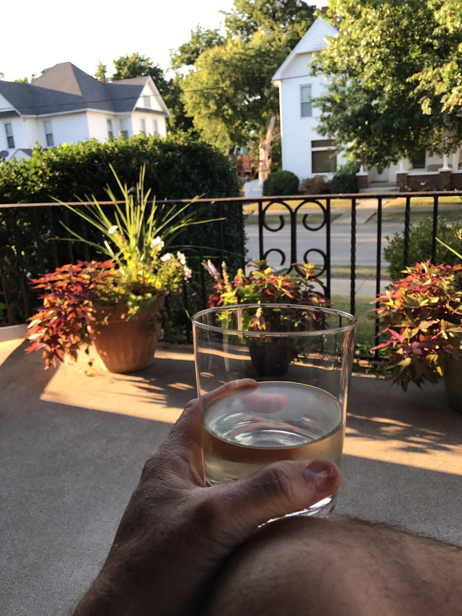 hackney1065's tweet image. Nice evening for glass of wine on the porch