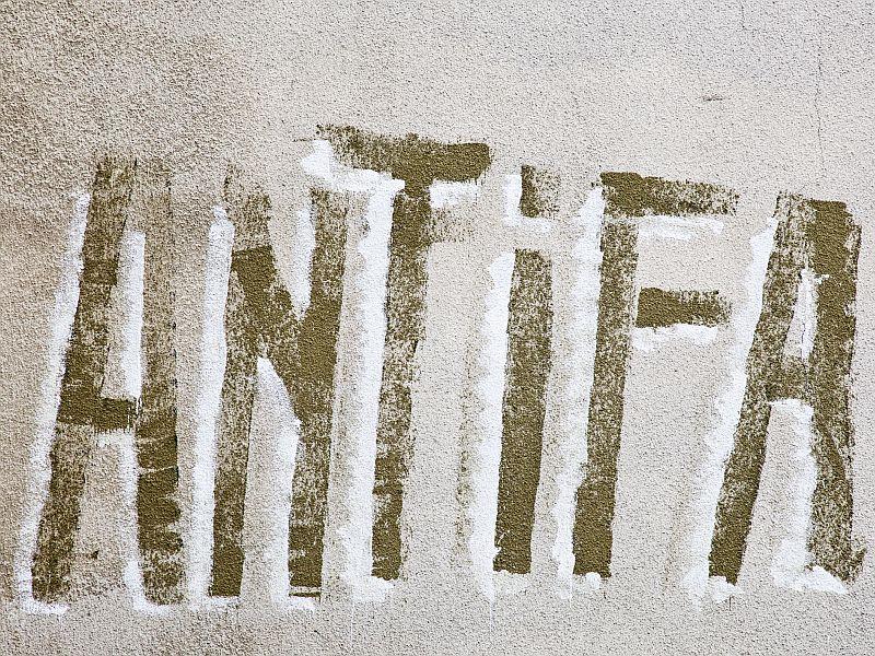 LISTEN: Who Is Antifa? What We Know About The Anti-Fascism Movement bit.ly/2iptpGi https://t.co/YWgiZ8N6CX