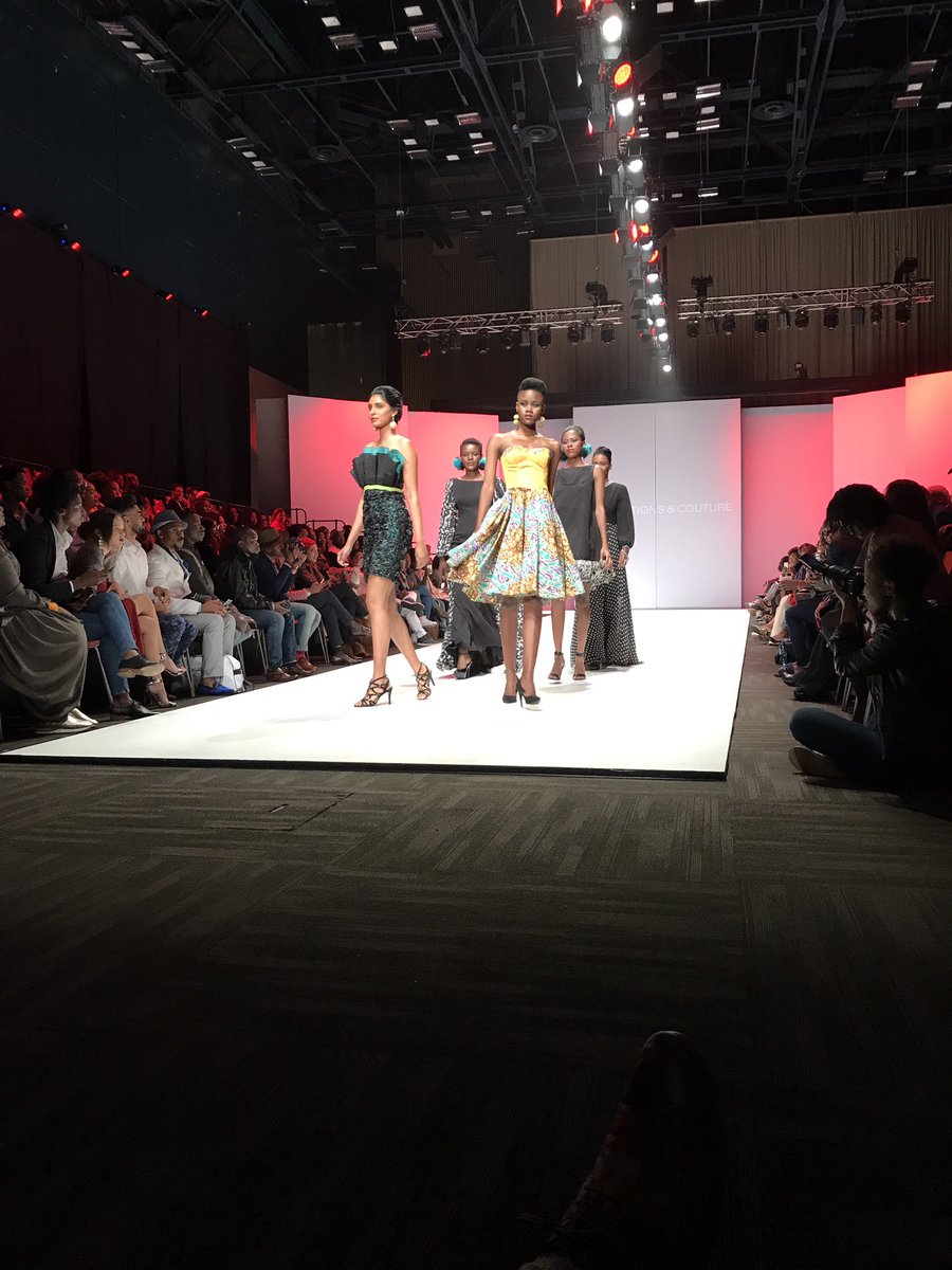 Dbnfashion_fair's tweet photo. Bringing the 🔥 of #AfricanFashion #MoCreations at #DFF2017 #DawnOfTheArts #fashion https://t.co/Gr1zREZg9m