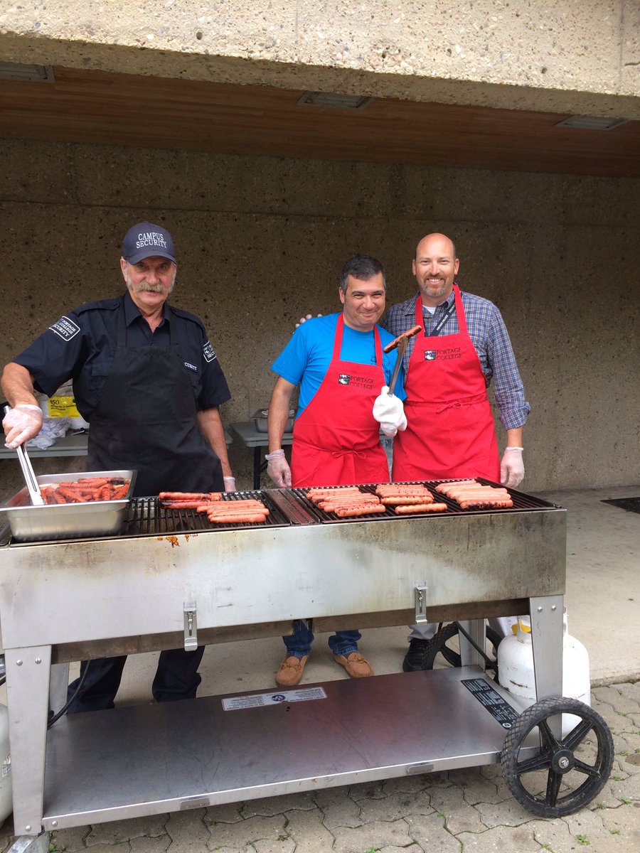 MommyMermaid_'s tweet photo. #OWeek17 BBQ! https://t.co/g6JloZg47t