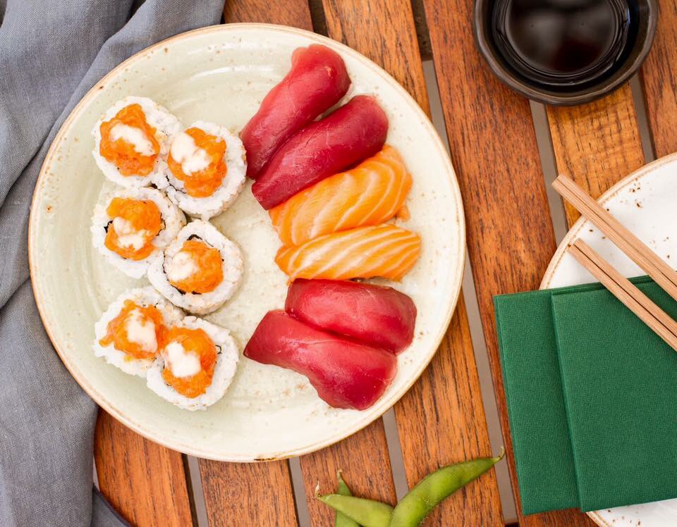 Tikirestaurant's tweet photo. 🍣🌱🌱🍣 Hello sushi lovers!! 😍😍 #enjoy #tikisummer 🗿
Pedidos Tiki Away 640684570
Reservas 952054821 https://t.co/kEkRAAeZ5X