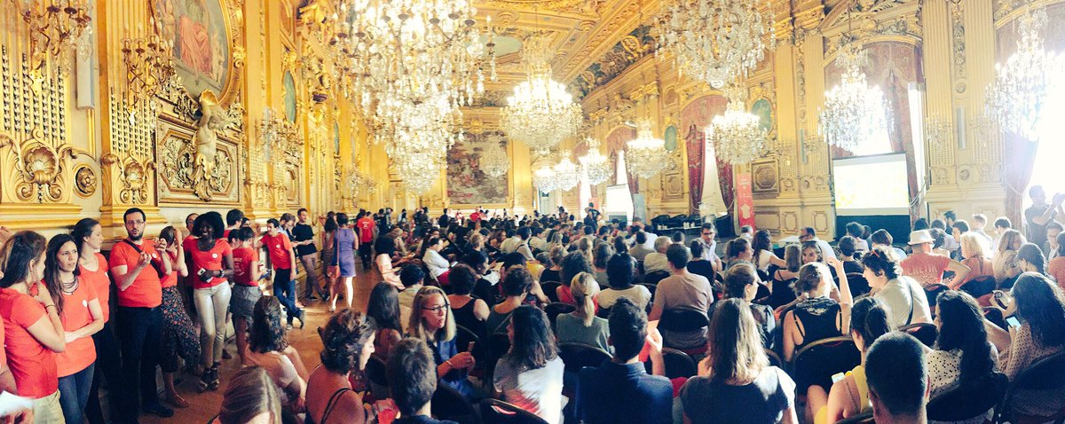 IntotheDream0's tweet photo. Ce soir on a beaucoup entendu parler de rêves lors de la soirée de lancement @TicketforChange et ça fait du bien 😊 #TfC17 #optimisme https://t.co/RS6SXiZQWo