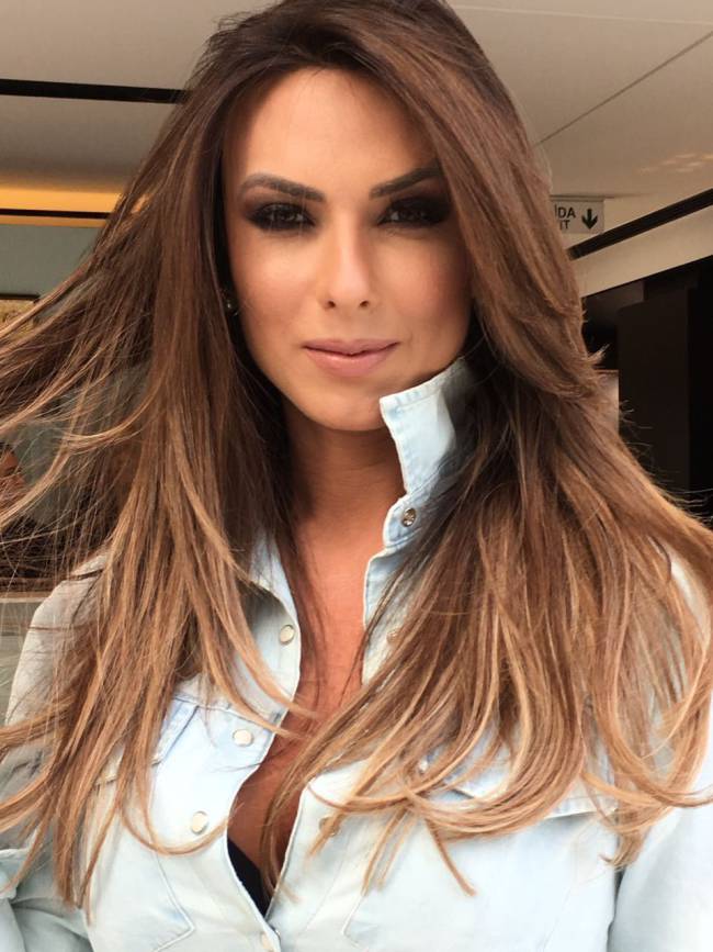 luccascomenta's tweet photo. Para quem irá sua torcida em #AFazenda ? 

NICOLE BAHLS - RT
ANA PAULA MINERATO - FV https://t.co/Qn7AeNzBex