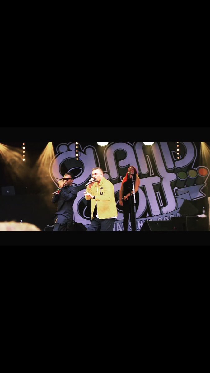 PellePPelleP's tweet photo. Tusen tack och massa kärlek till alla er som vi fick dela denna spelningen med! 💛
#adee #paradispelle #ölandroots
https://t.co/x3ZKxF4WK6 https://t.co/tExkn6JY2x
