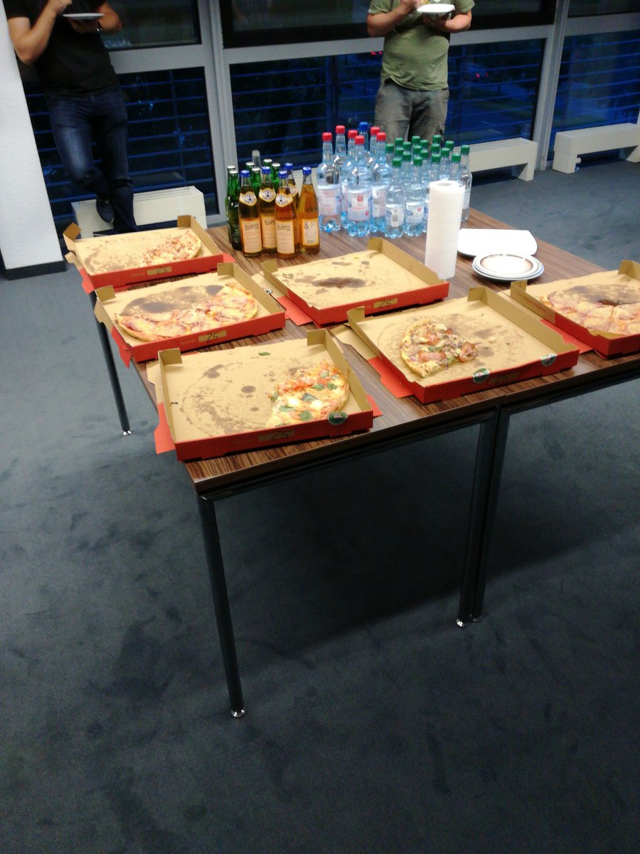 Code_Fellas's tweet photo. Erstmal Pause machen. 🍕🍻 Die ersten Tests haben wir erfolgreich abgeschlossen. #CodeFellas https://t.co/TVcfMuazki