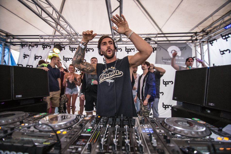 DJmag's tweet image. 🔮DJ Mag Ibiza meets up with @Pacha resident @hotsince82 to talk magic, mysticism and moving forward 🔮

👉bit.ly/2w44j38