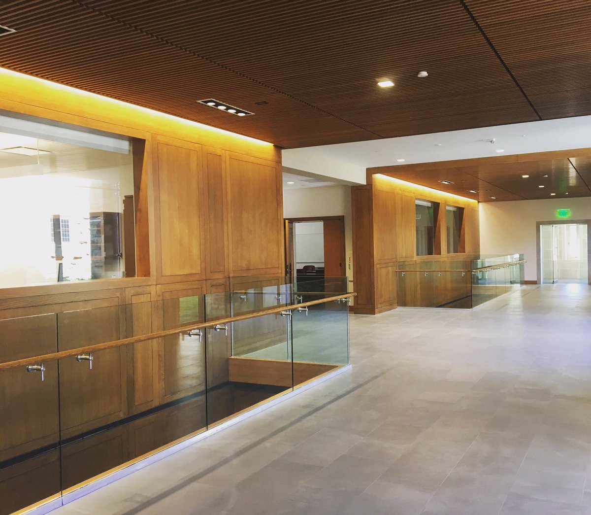 RhodesLynxVball's tweet photo. #RobertsonHall #newsciencebuilding #inspiringspaces #learningisfun #rhodesisbeautiful https://t.co/F4pUTiqWqm