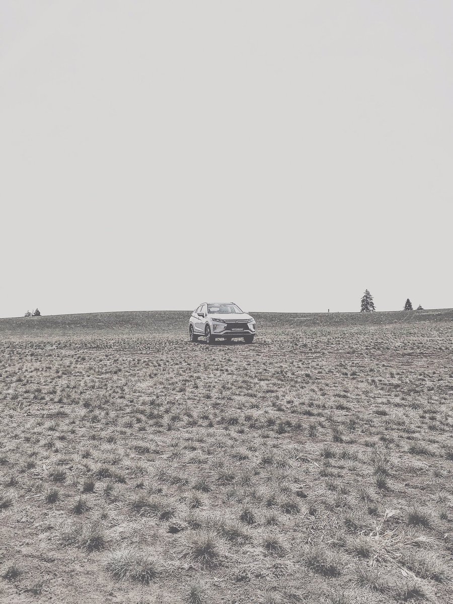 robdplewis's tweet photo. Check my Instagram for an alt-eclipsical pictorial skew of time with the Mitsubishi Eclipse Cross in Oregon #totaleclipsecross #eclipse2017 https://t.co/y5cuB4hEBU