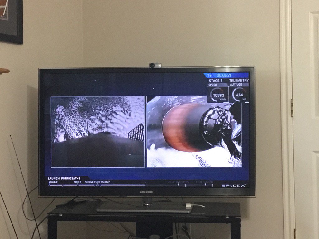 Bubbinski's tweet image. Go baby go #falcon9 #Formosat5