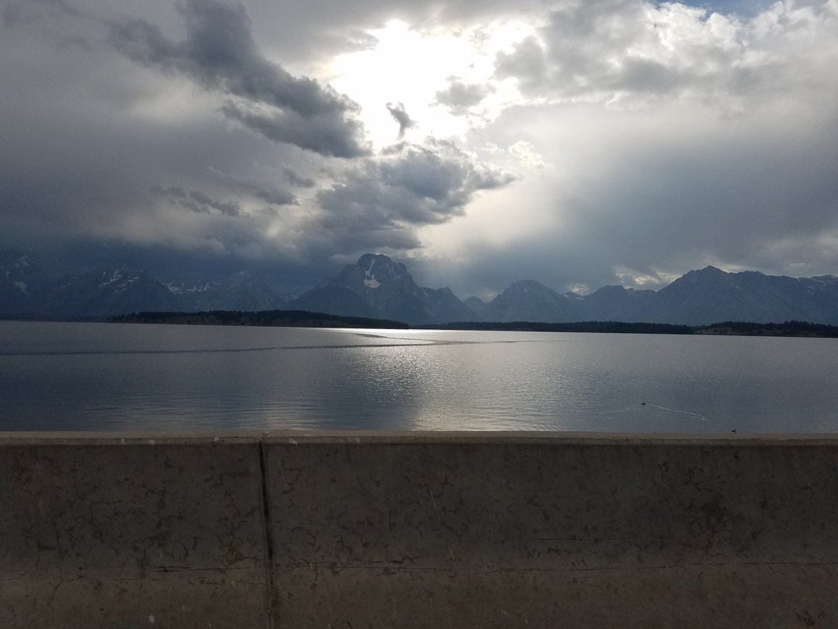 LivWithoutLimit's tweet photo. Drove through @GrandTetonNPS yesterday. Was about to storm but so beautiful! #FindYourPark #RT2Totality (PC: @AlexSauers1) https://t.co/HyQekAvkPz