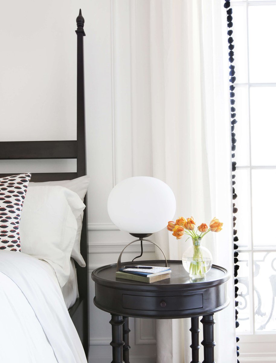 sothebyshomesny's tweet photo. Designer Emily Henderson recently partnered with Sotheby's International Realty to transform a master bedroom. https://t.co/G0TQBXpCDN https://t.co/QohmaSRwHp