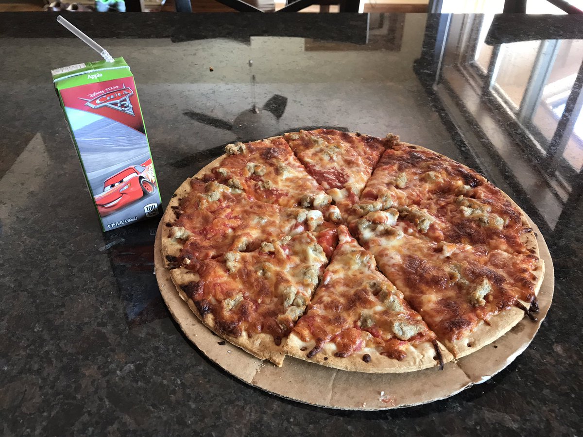 ChadBaldauf's tweet photo. #DadLunch https://t.co/AgQ1XoF5kI