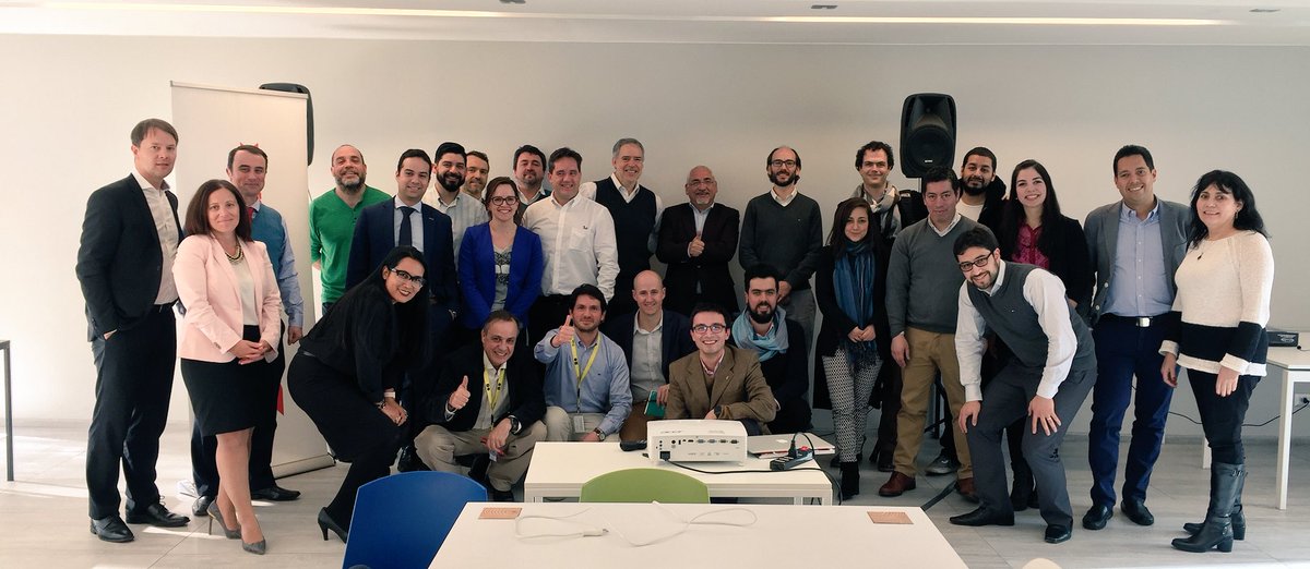 DigitalBankLA's tweet photo. Finalizando una gran jornada de trabajo junto a @Scotiabank_CL y empresas #Fintech de #Riesgo en el #FintechLab https://t.co/3QpyEjEe0A