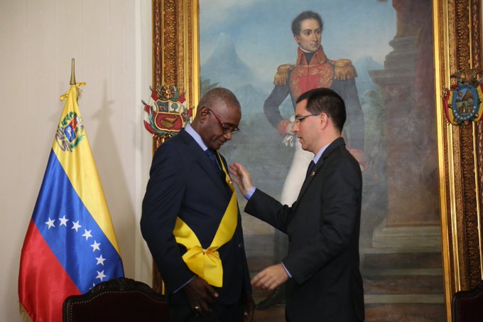 Ver imagen en Twitter Ver imagen en Twitter