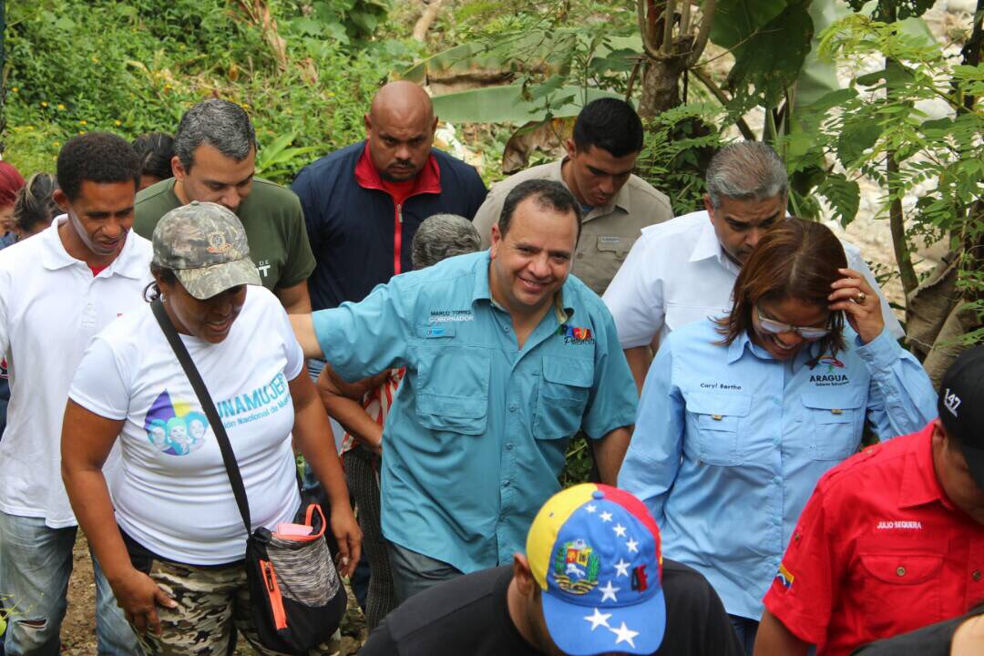 RMarcoTorres's tweet photo. La Revolución está con el pueblo humilde y luchador. Ahí con ellos está el alma y la esencia del Gigante Chávez #VenezuelaLibreDeOdio https://t.co/TylT9jSjNs