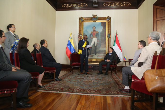 Ver imagen en Twitter Ver imagen en Twitter