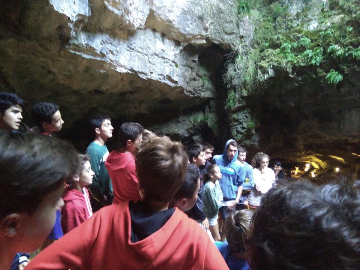 FNBaloncesto's tweet photo. 🏔️#CampusVillanua Hoy hemos visitado la Cueva de las Güixas https://t.co/jd6TWw4sGJ