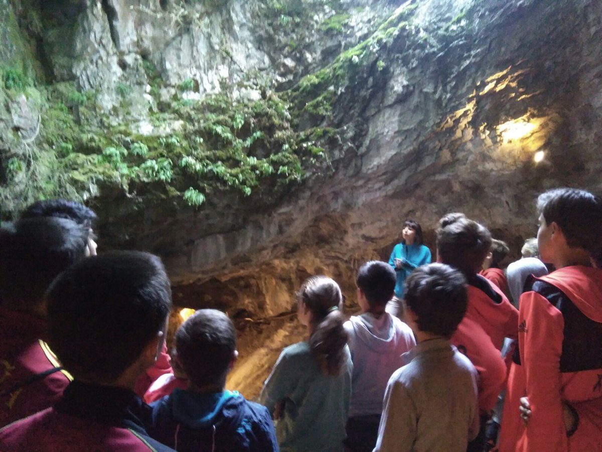 FNBaloncesto's tweet photo. 🏔️#CampusVillanua Hoy hemos visitado la Cueva de las Güixas https://t.co/jd6TWw4sGJ
